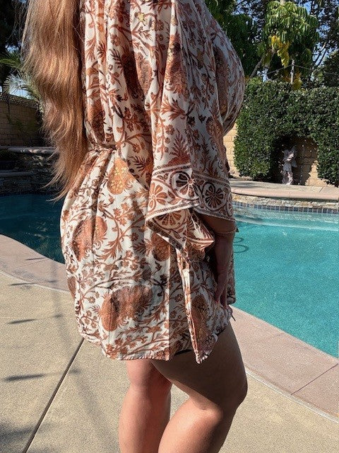 Short Silky Robe ~ Brown